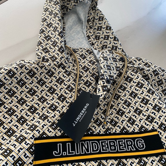 Stylish Rain poncho from J. Lindeberg S - Picture 7 of 7